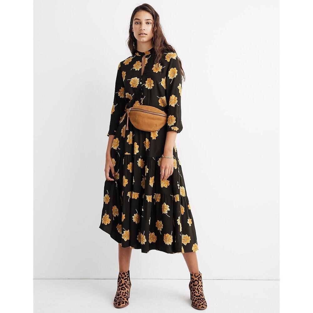 Madewell Button-Front Tier Dress in Fall Flowers
T0417